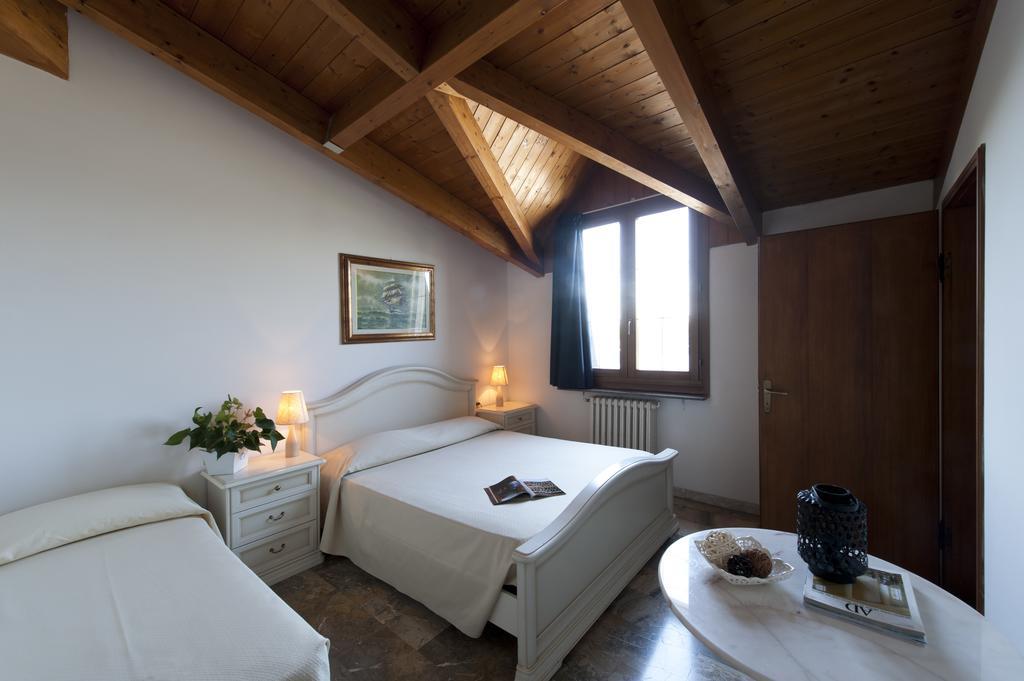 Hotel Caselle San Lazzaro di Savena Szoba fotó