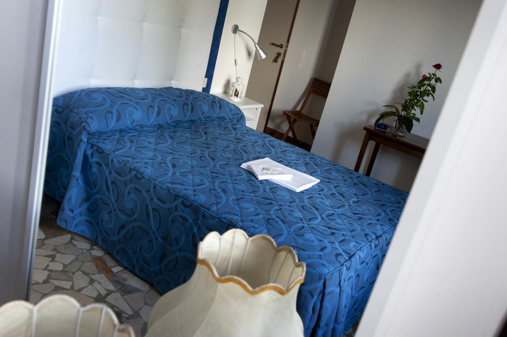 Hotel Caselle San Lazzaro di Savena Szoba fotó